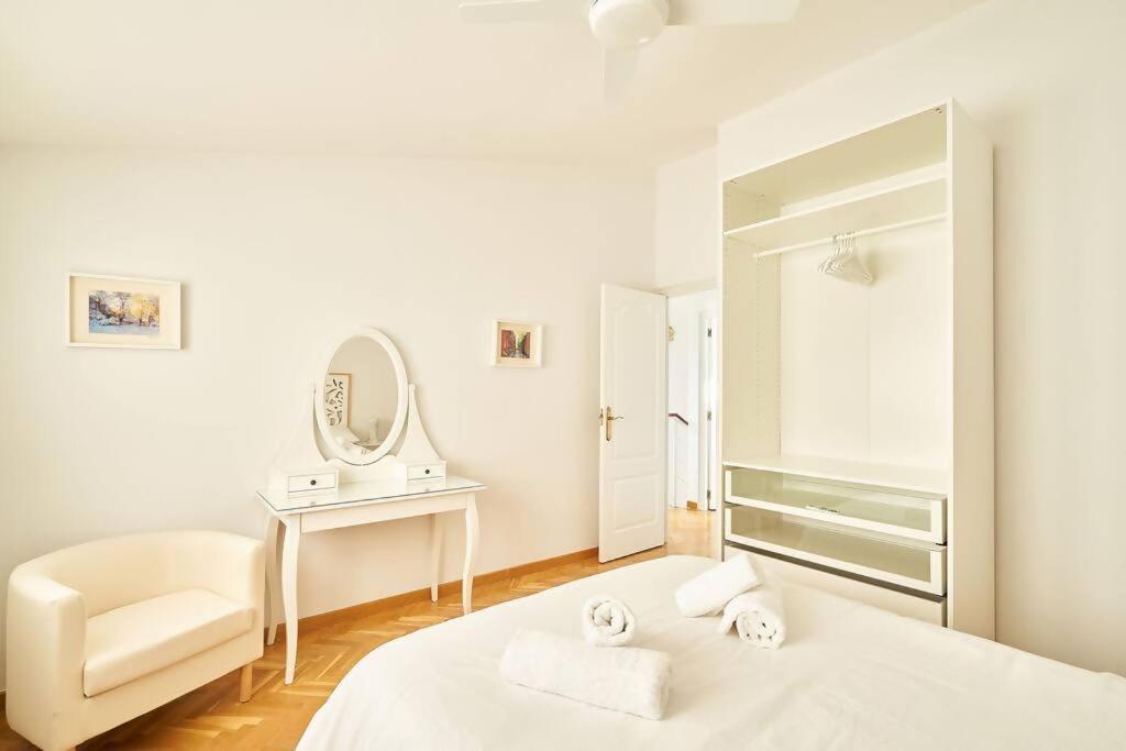 Duplex Palacio Congreso Centro Con Parking サラマンカ エクステリア 写真